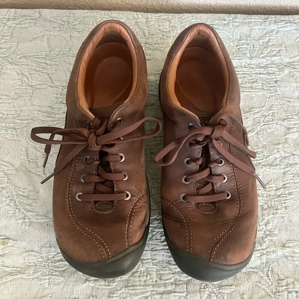 Keen Women’s Presidio 2 Leather Low Top Sneaker Size 9.5 Casual Comfort Brown